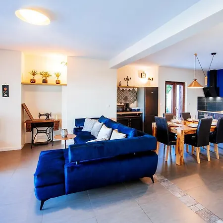 Apartment Serenity With Private Pool Near The *