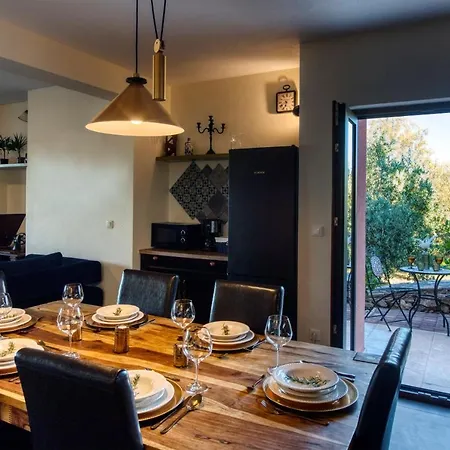 Serenity With Private Pool Near The شقة Poljana (Ugljan)
