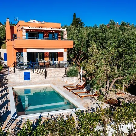 Serenity With Private Pool Near The *