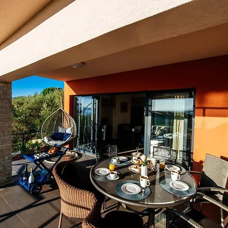 Apartment Serenity With Private Pool Near The