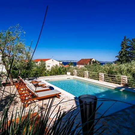 Serenity With Private Pool Near The *