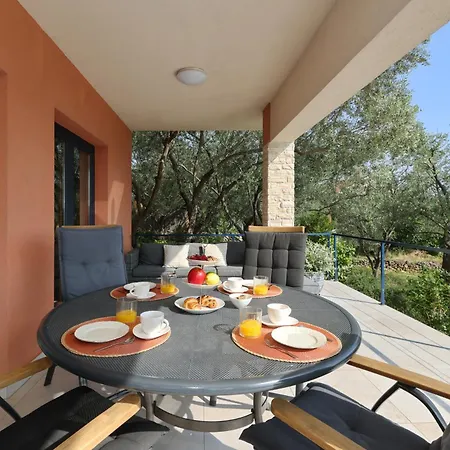 Serenity With Private Pool Near The *
