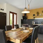 Apartman Serenity With Private Pool Near The Poljana