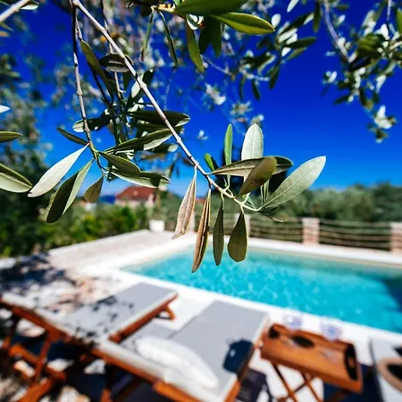 Serenity With Private Pool Near The 아파트 Poljana (Ugljan)